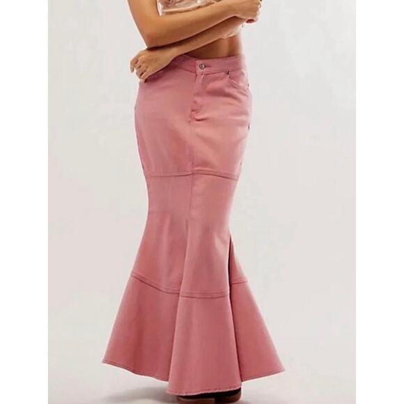HOUSE OF SUNNY Tulip Skirt - Picture 1 of 9